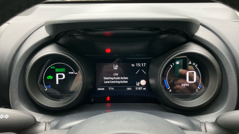 Toyota Yaris 1.5 Hybrid Design 5dr CVT Hybrid Hatchback